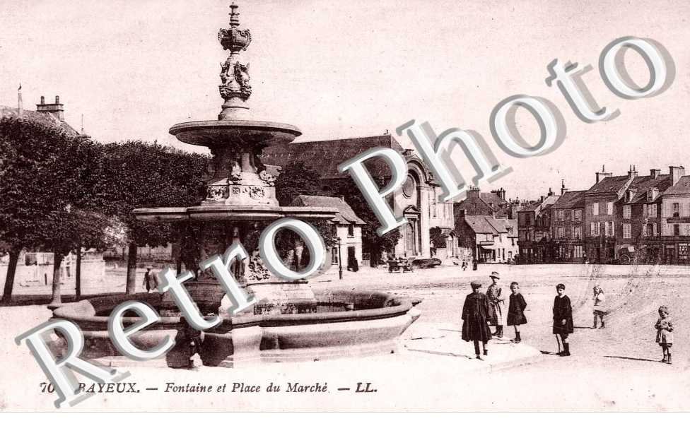 Fontaine et place du Marché