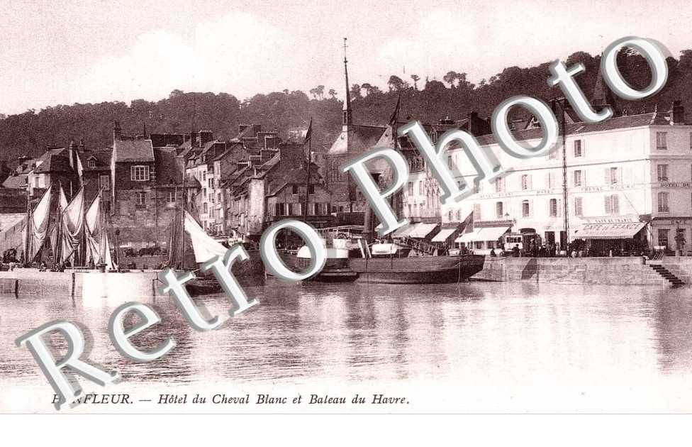 hotel du Cheval Blanc et bateau du Havre