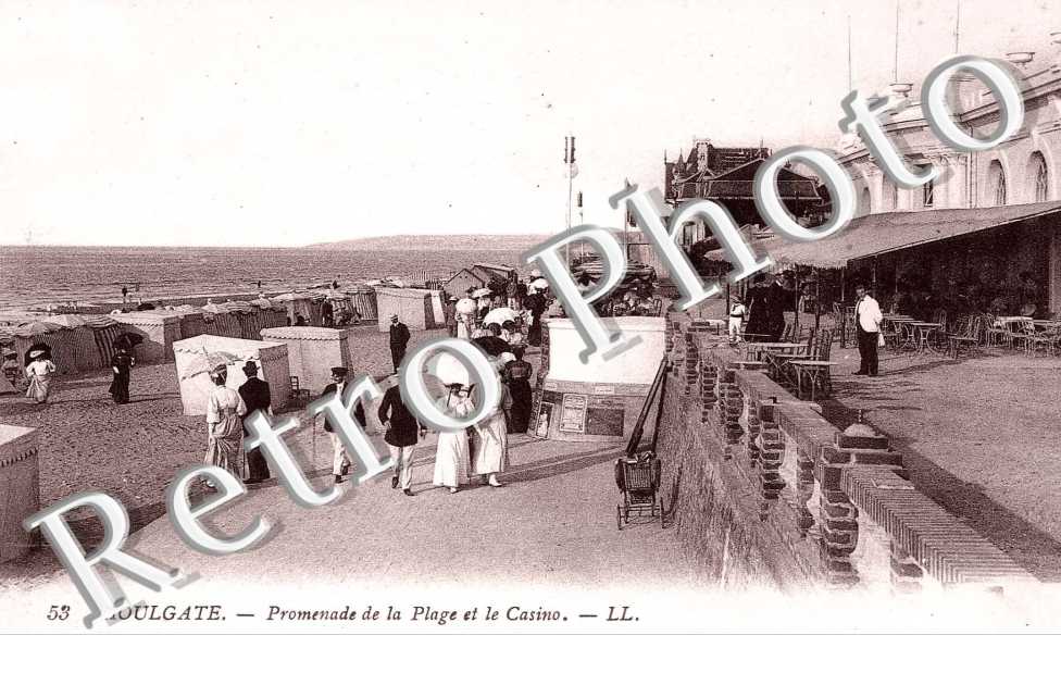 promenade de la plage et le casino