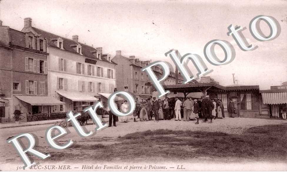 Luc-sur-Mer, Hotel des Familles et Pierre a Poissons