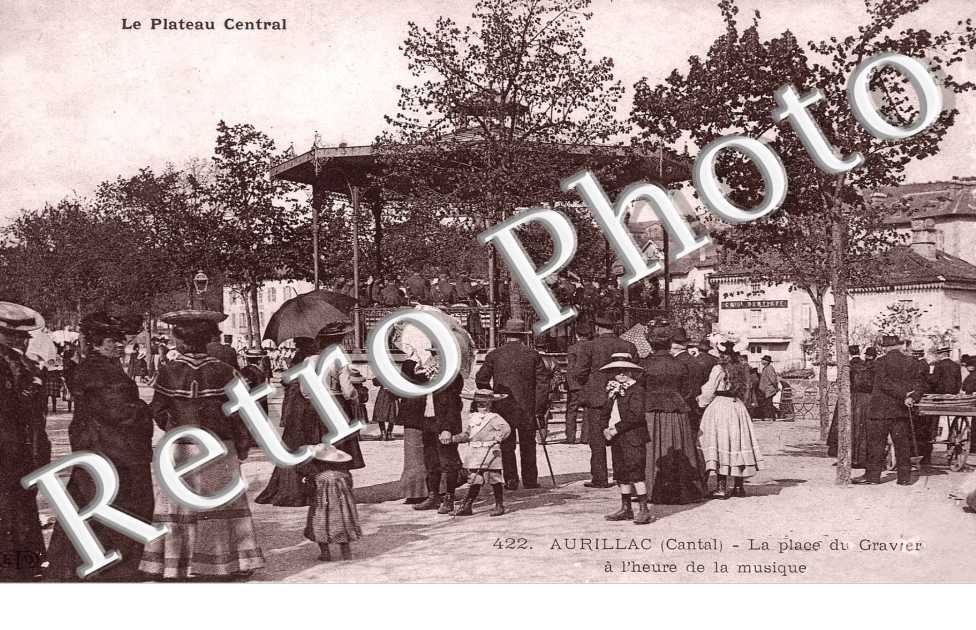 Place du Gravier a l'heure de la musique