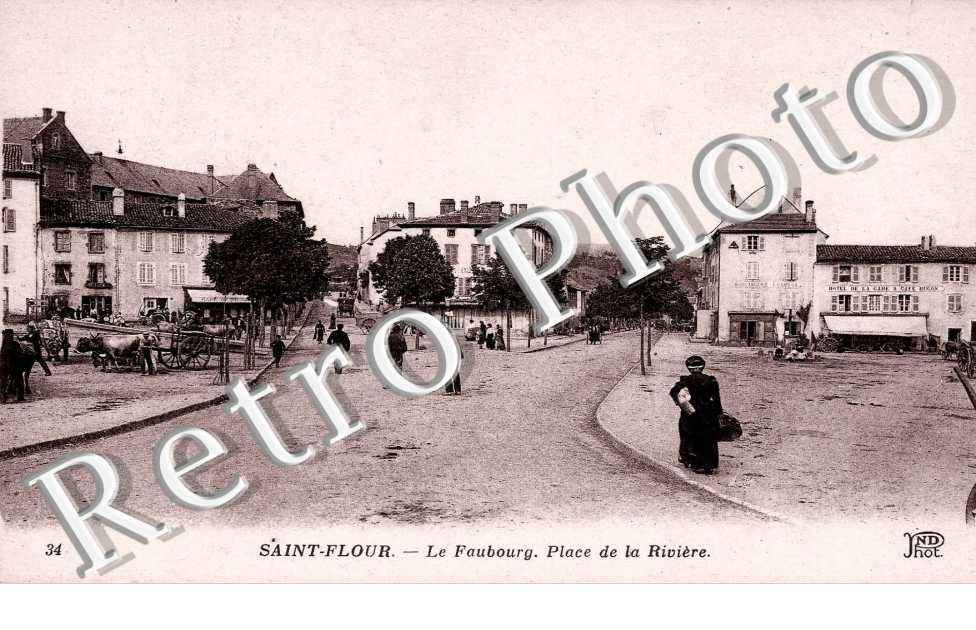 Le faubourg Place de la riviere