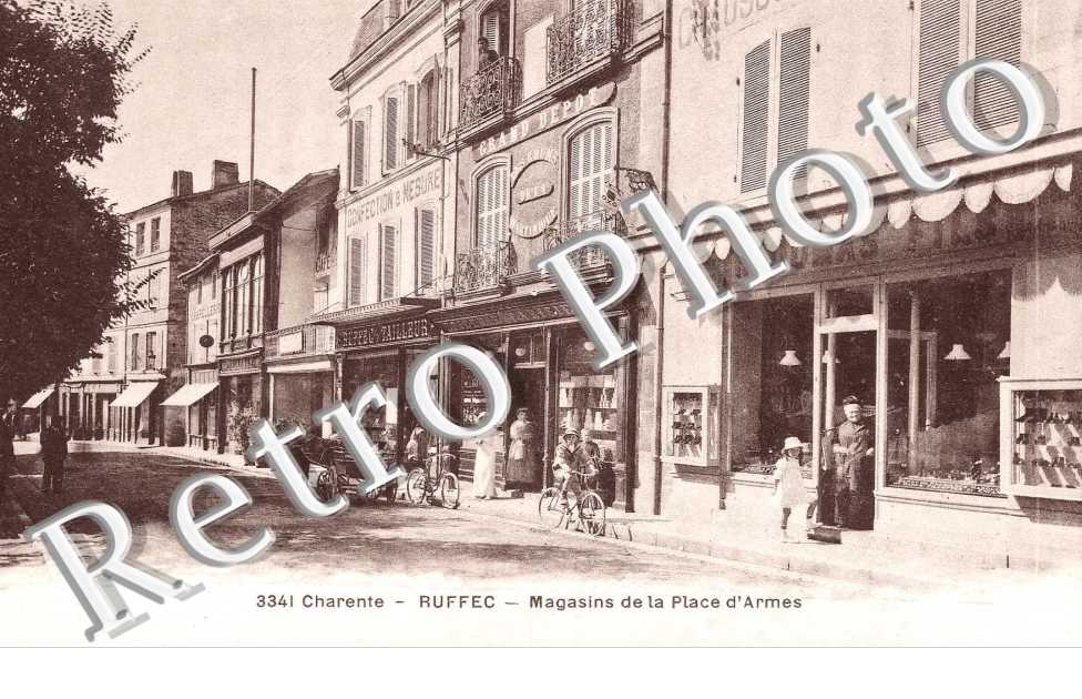 magasins de la place d'armes
