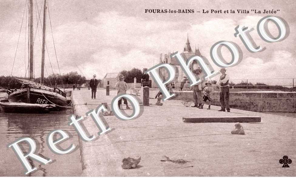 Le Port et la Villa la Jetee