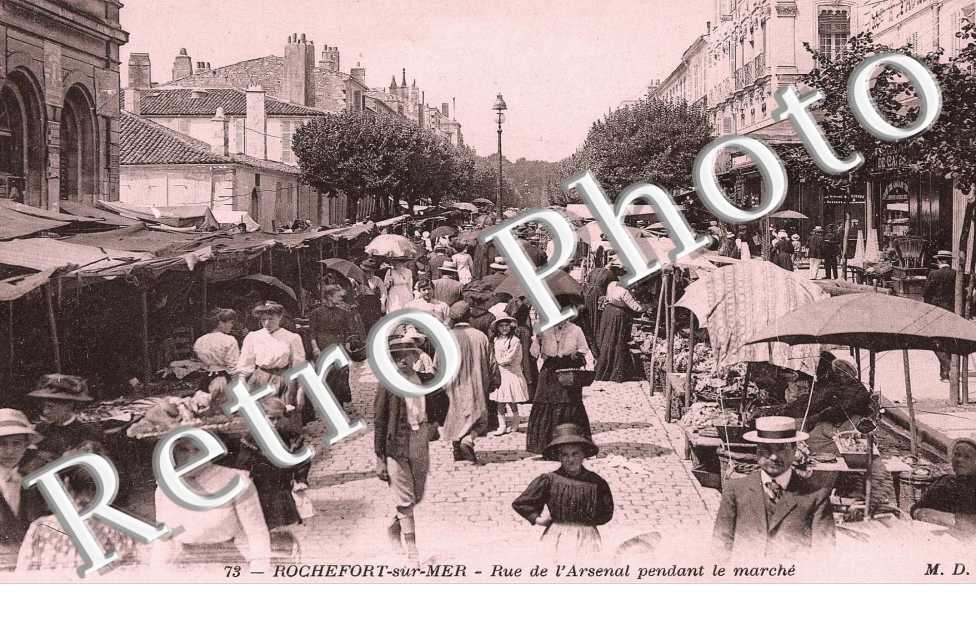 rue de l'arsenal pendant le marche