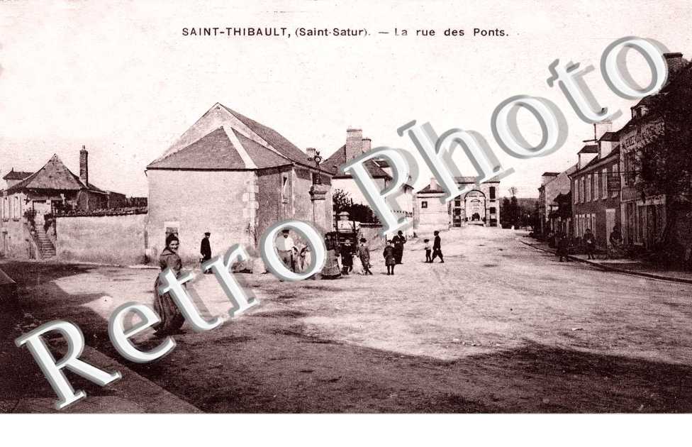 Saint-Thibault - la rue des Ponts