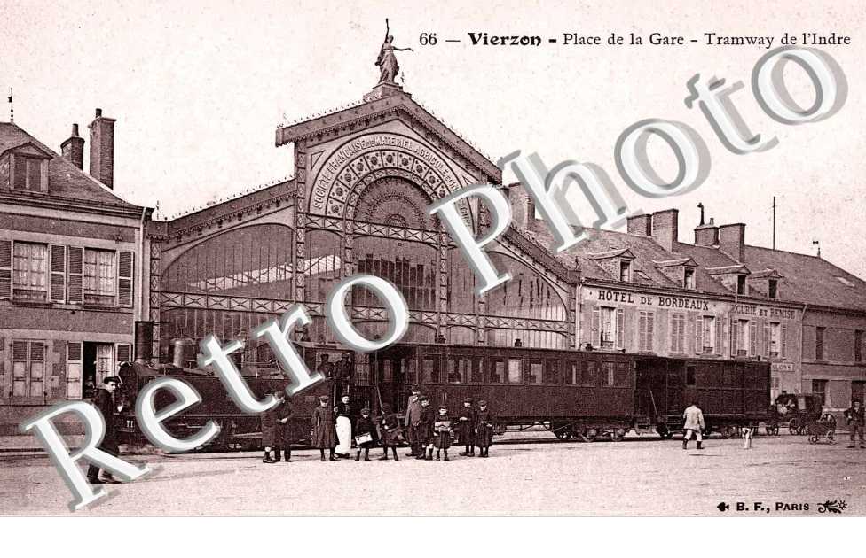 place de la gare, tramway de l'Indre