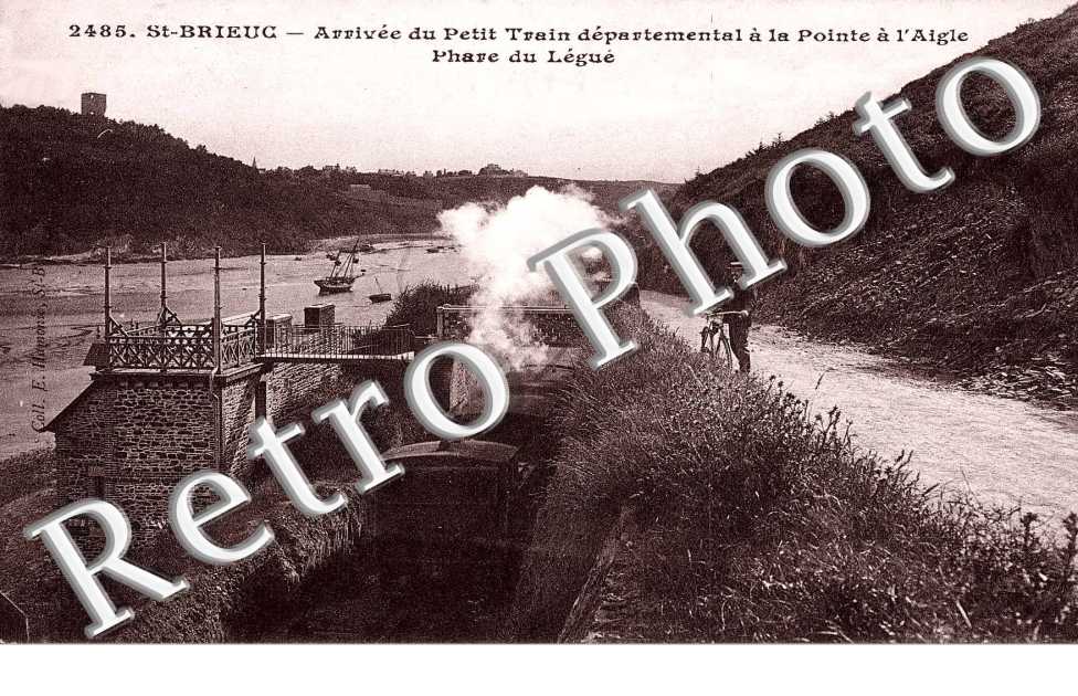 arrivee du petit train departemental a la Pointe de l'Aigle