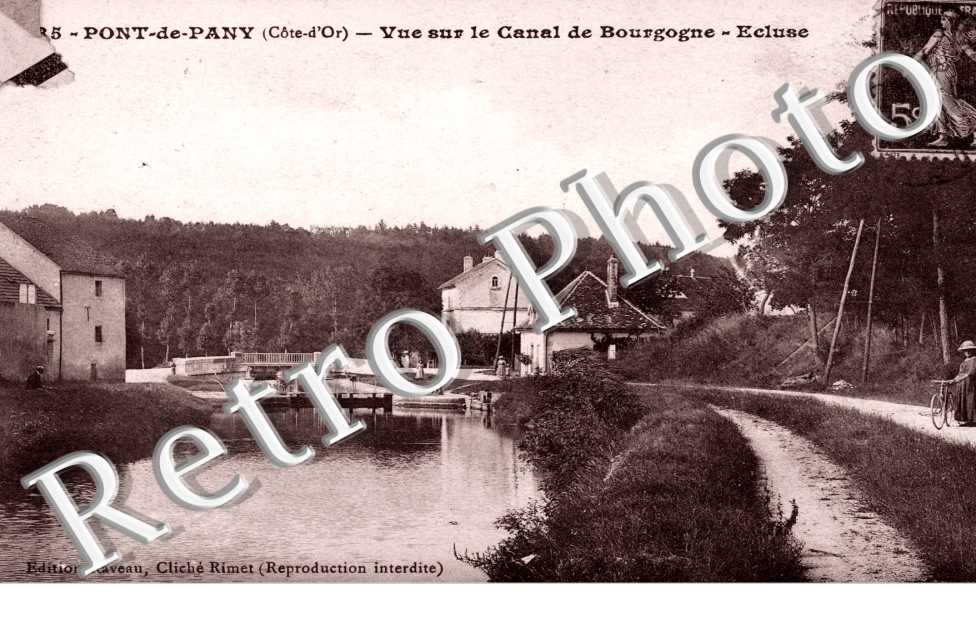 Vue sur le Canal de Bourgogne