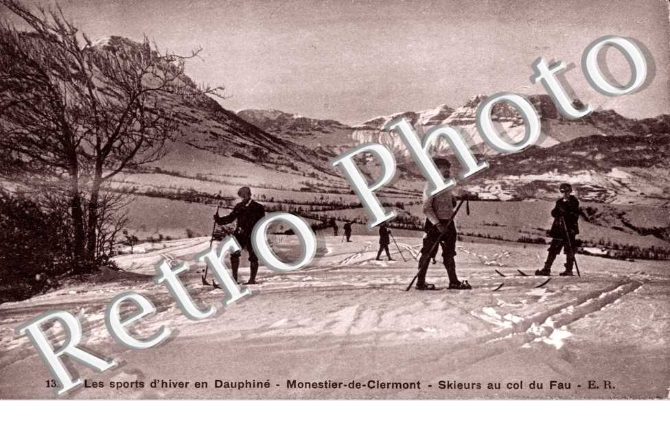 Skieurs au col du Fau