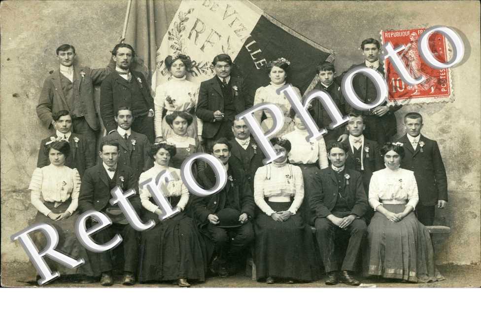 Un Groupe de personnes -  1910