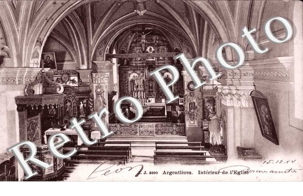 interieur de l'eglise