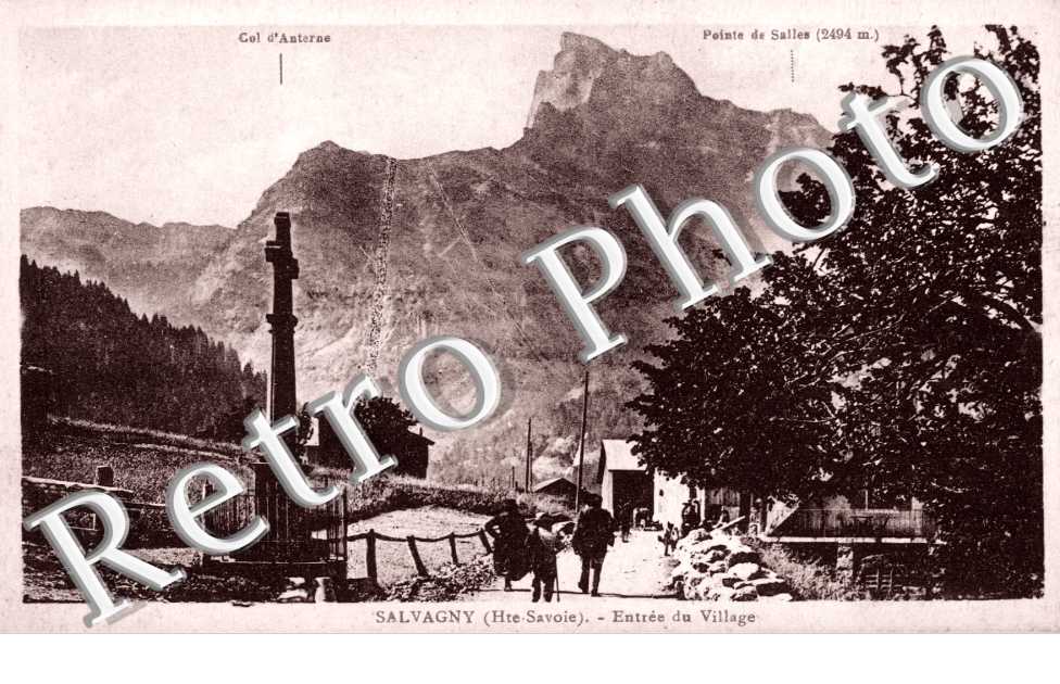 Entree du Village. Salvagny