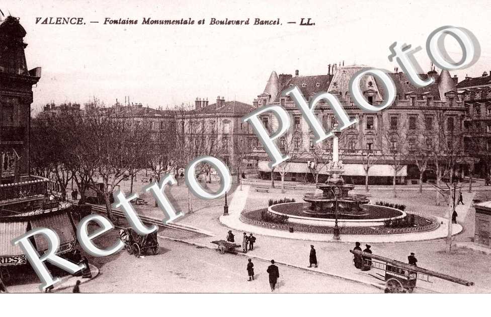 FONTAINE MONUMENTALE