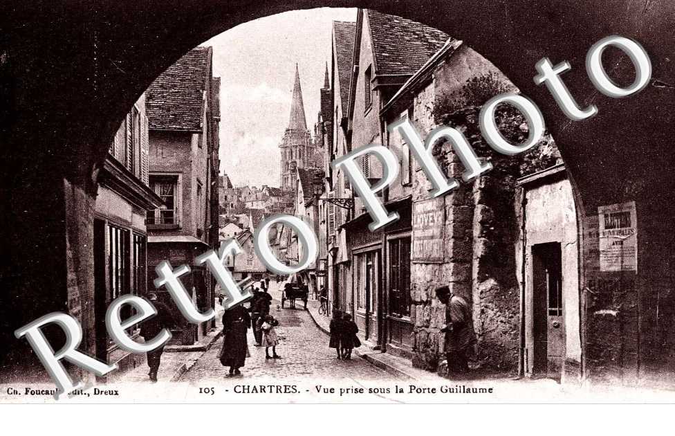 Vue Prise sous la porte Guillaume