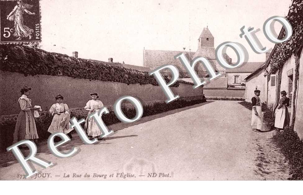 rue du bourg et l'eglise