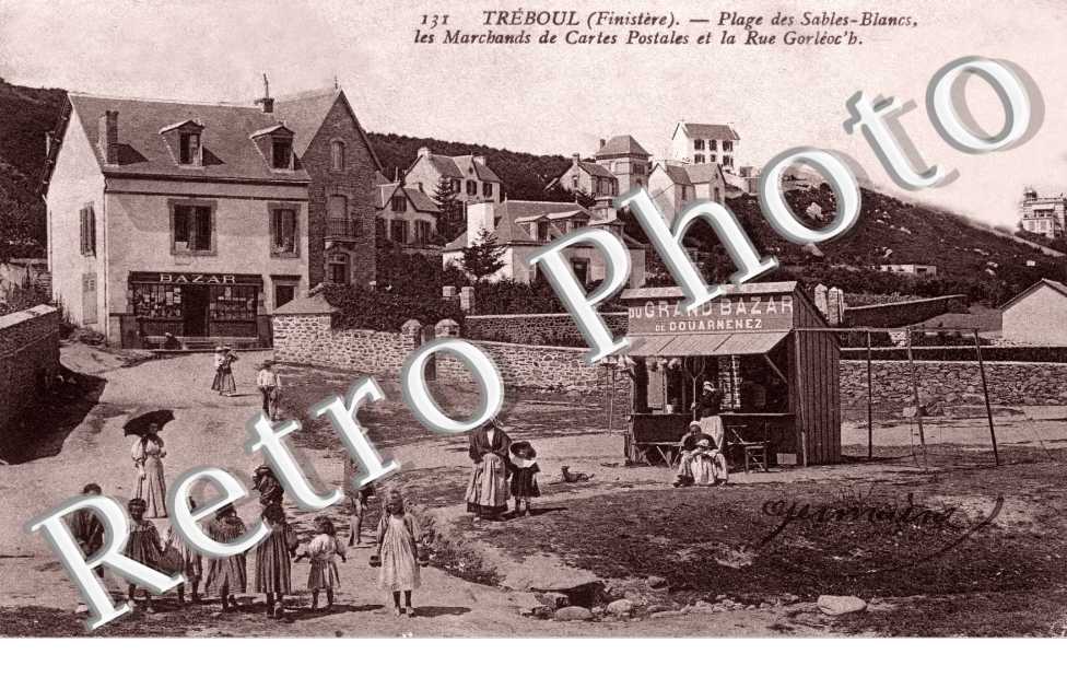 Treboul - plage des Sables Blancs - les marchands de cartes postales et la rue Gorleoc'h