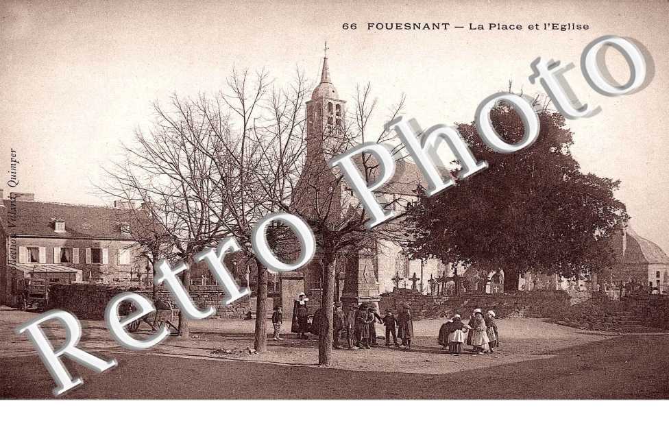 la place et l'eglise