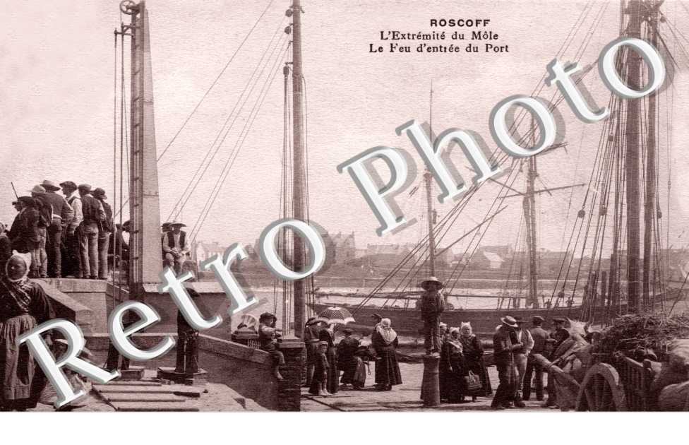 l'extrémité du Môle - Le feu d'entrée du Port