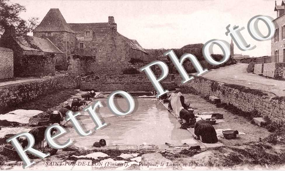 Pempoul, le lavoir et la route de la Grève