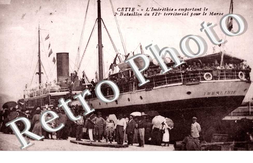 L'Imerithie emportant le 2eme bataillon du 121 territorial pour le Maroc