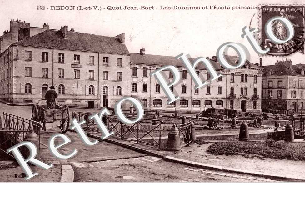 quai Jean Bart, les Douanes et l'Ecole primaire