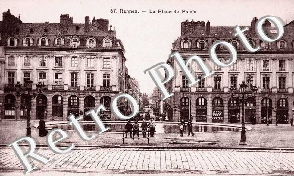 LA PLACE DU PALAIS