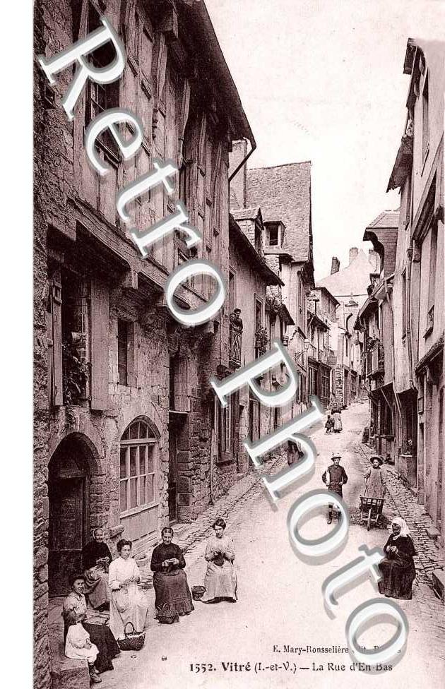 LA RUE D'EN BAS