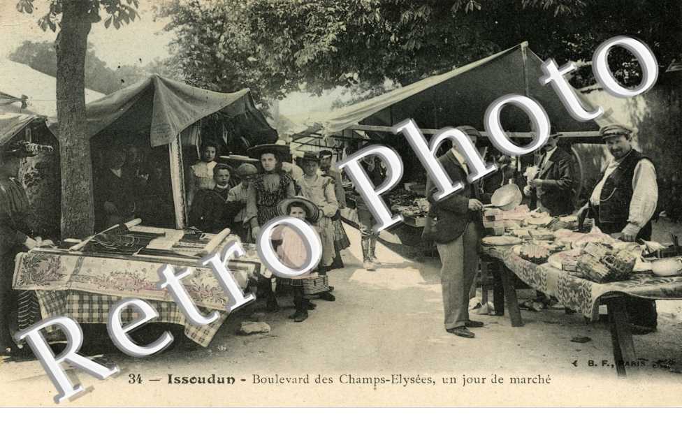 boulevard des Champs Elysees - un jour de marche ( couleur )