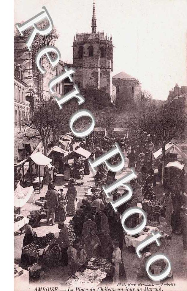 la place du chateau un jour de marche