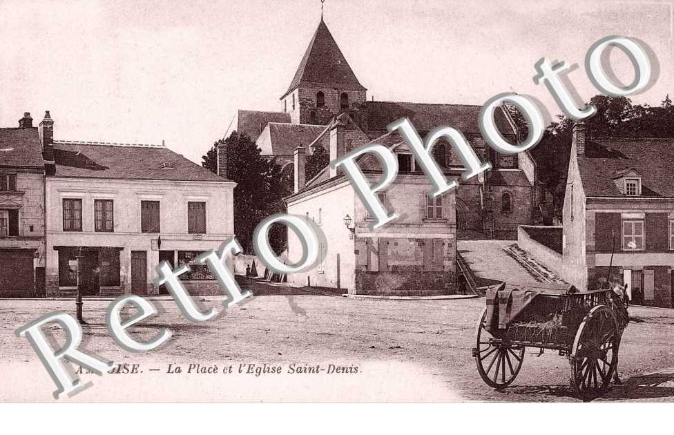 LA PLACE EGLISE ST DENIS