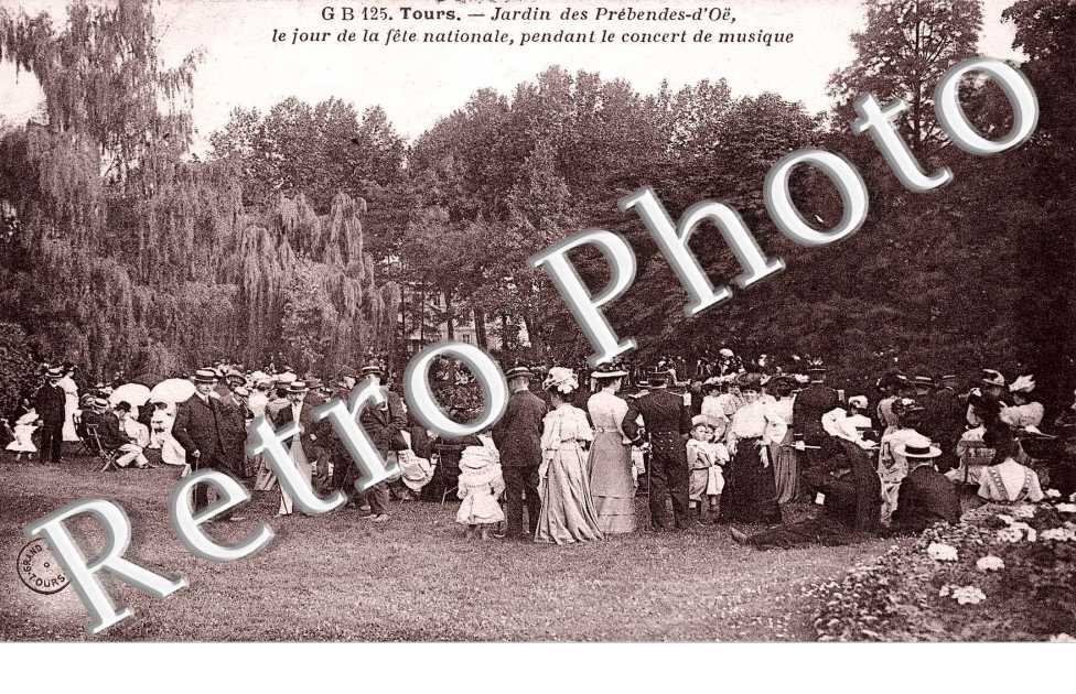 jardin des prebendes d'Oe , le jour de la fete nationale