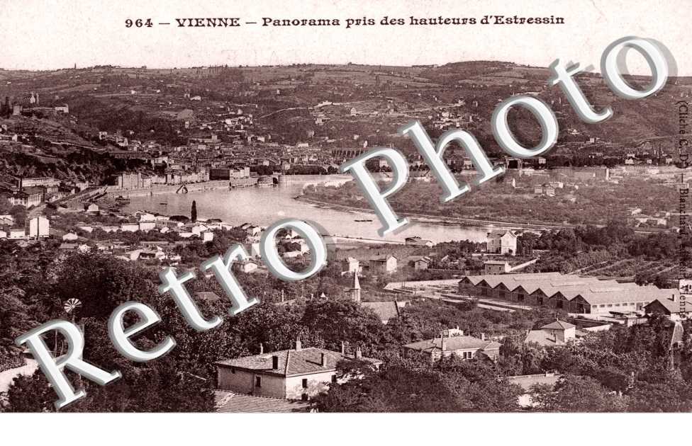 Panorama pris des hauteurs d'Estressin