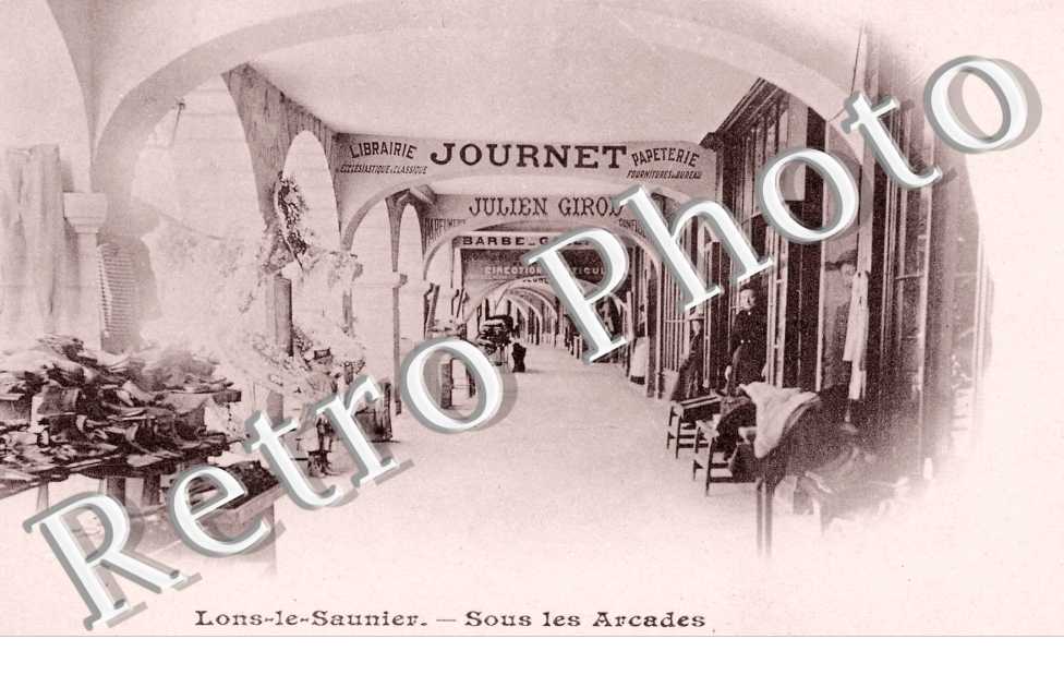 sous les arcades
