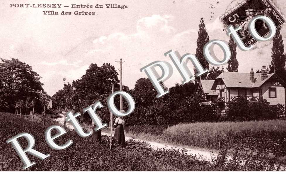 Entree du Village, Villa des Grives
