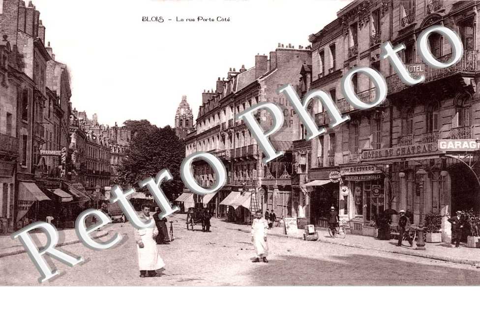 La rue Porte Cote