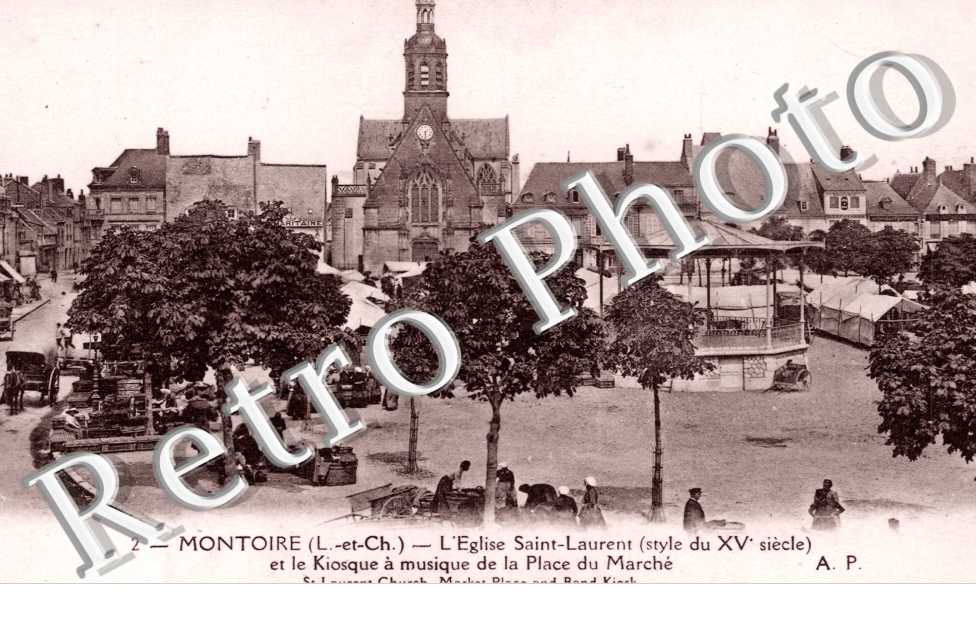 L'Eglise Saint Laurent, Kiosque a Musique et Place du Marche