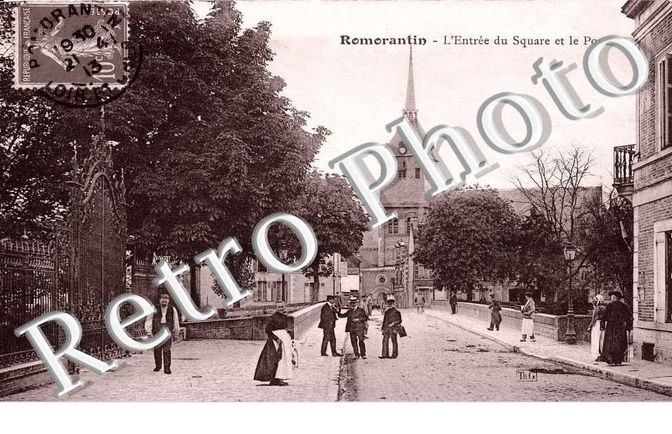 l'enree du square et le pont