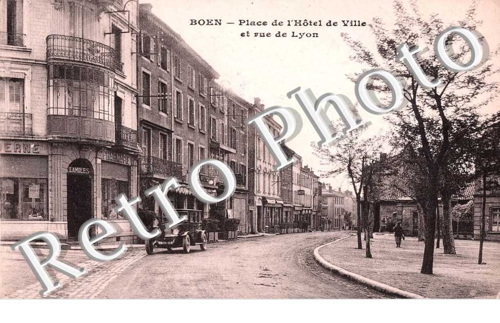 place de l´hotel de ville et rue de lyon