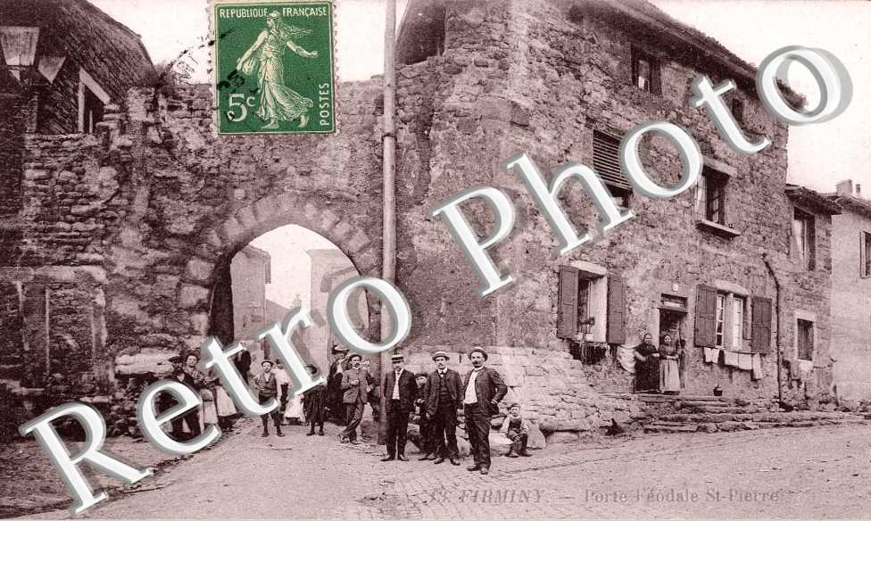 porte feodale St Pierre