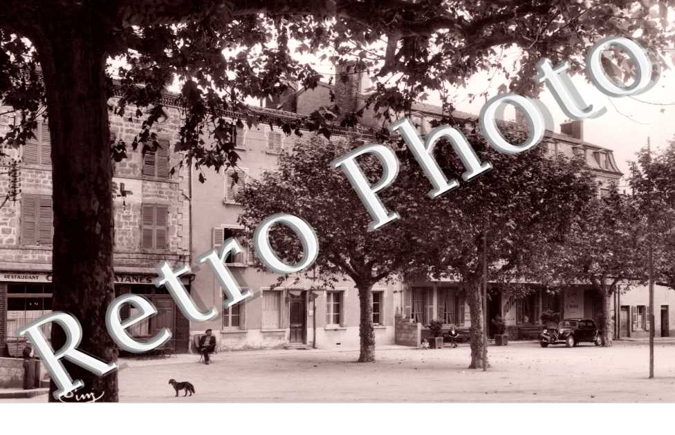 La Place des Croix, Hotel de France et Hotel des Platanes