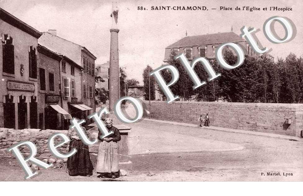 place de l'Eglise et l' hospice
