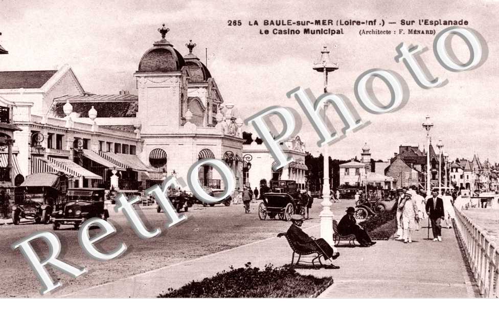 Sur l'Esplanade, le Casino Municipal