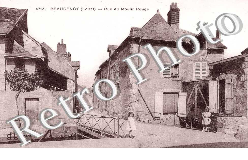 la Rue du Moulin Rouge