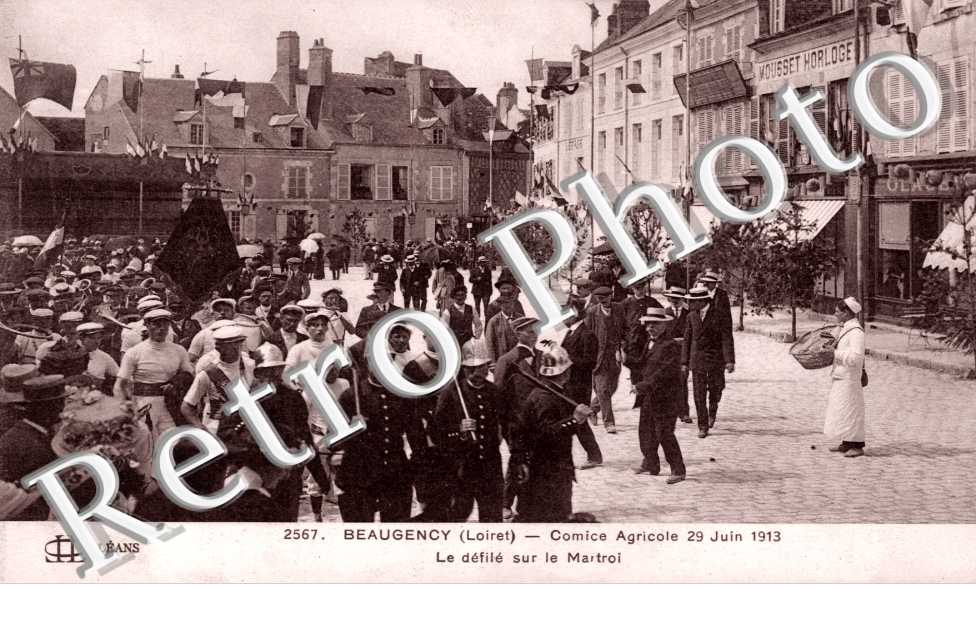 le defile sur le Martroi - comice agricole 29