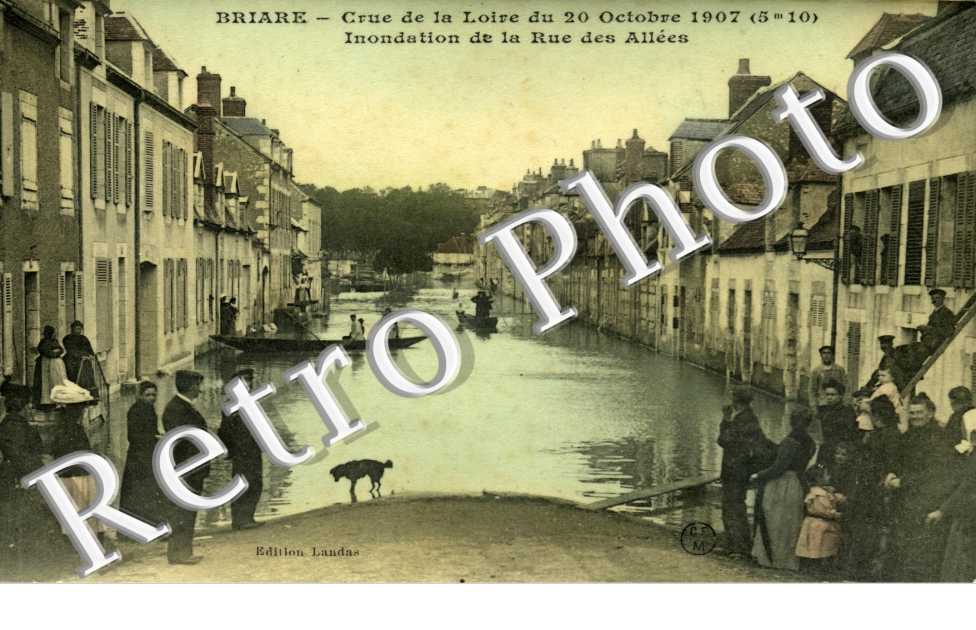 CRUE DE LA LOIRE du 20 Octobre 1907 (5m10)  Inondation de la rue des Allees