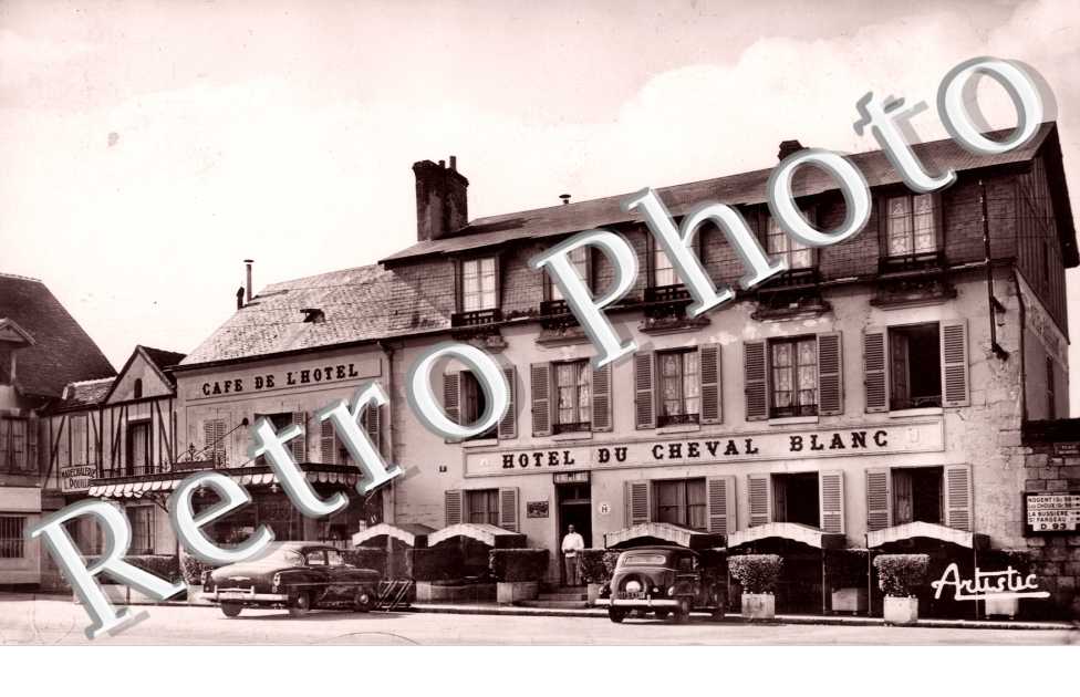 Hotel du Cheval Blanc, Cafe de l'Hotel