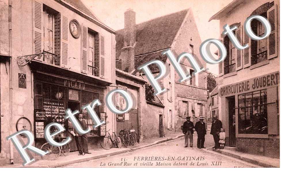 rande rue et vieille maison datant de louis XIII