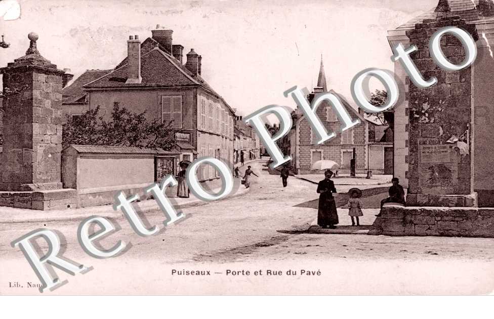Porte et Rue du Pave