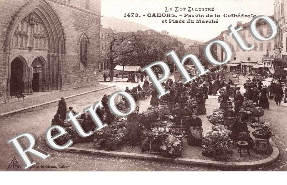 parvis de la cathedrale et Place du Marche